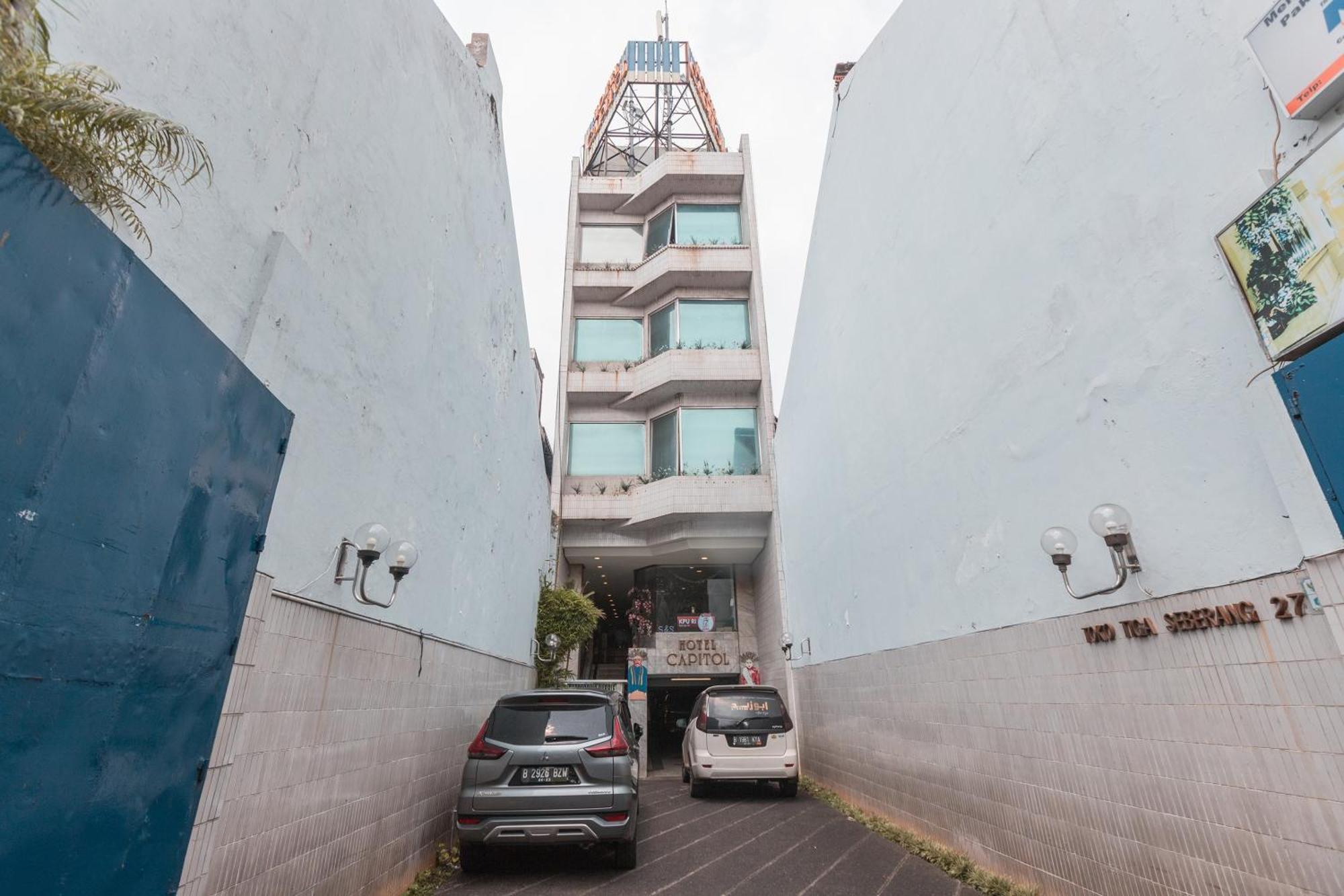 Oyo 671 Hotel Capitol Jacarta Exterior foto