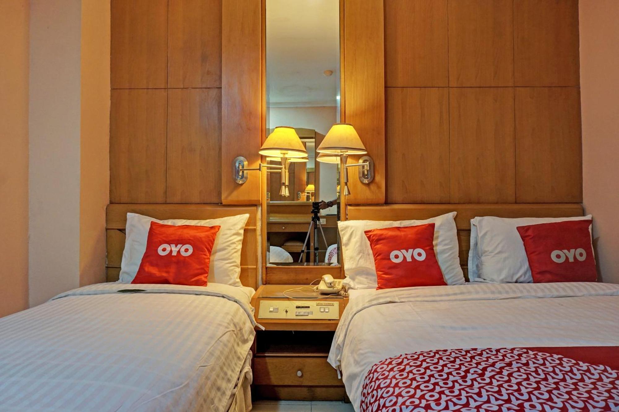 Oyo 671 Hotel Capitol Jacarta Exterior foto