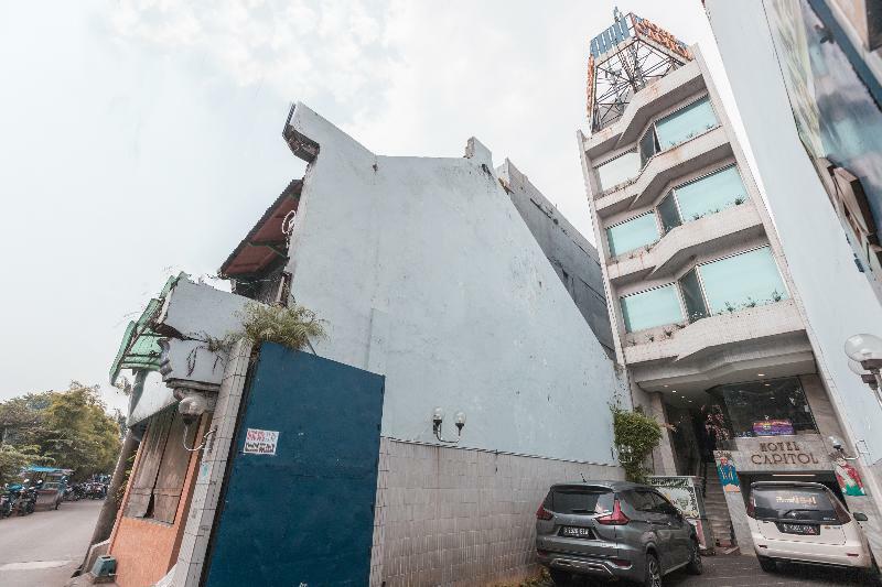 Oyo 671 Hotel Capitol Jacarta Exterior foto